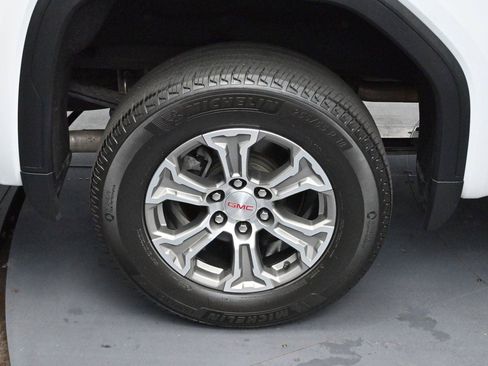 Used 2022 GMC Sierra 1500 SLT AWD/4WD image 36