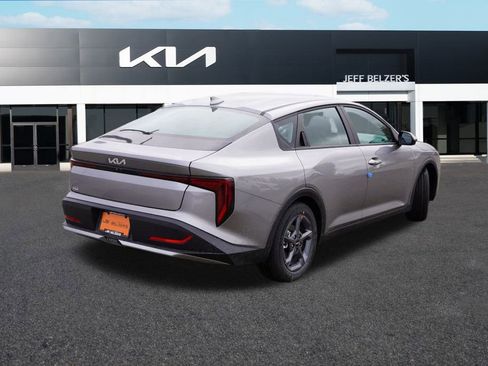 New 2025 Kia K4 LXS image 3