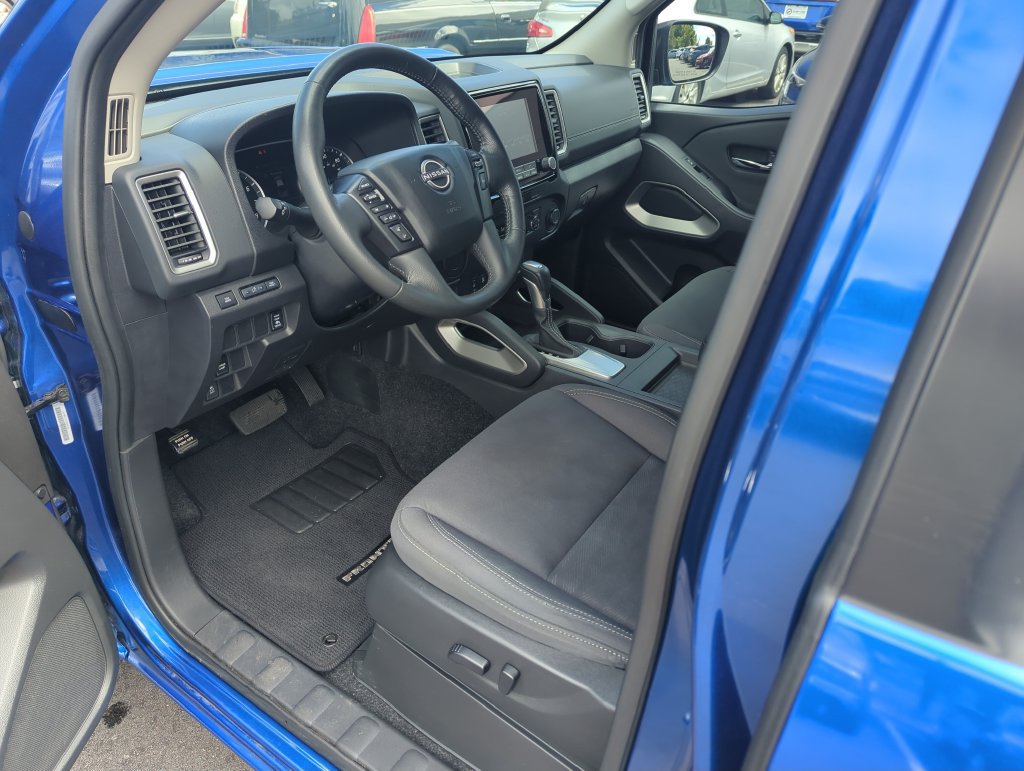 Used 2024 Nissan Frontier SV RWD image 11
