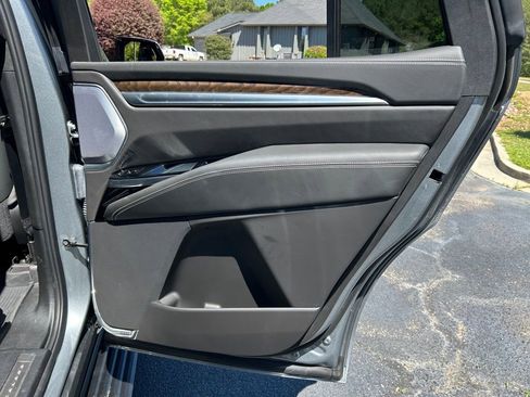 Used 2025 Cadillac Escalade Sport Platinum w/ LPO, Floor Liner Package AWD/4WD image 69