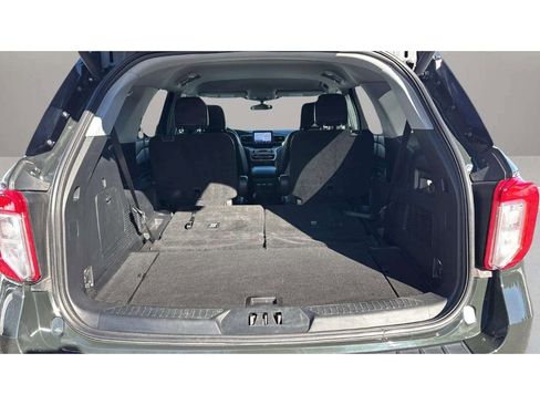 Certified 2022 Ford Explorer XLT w/ Equipment Group 202A image 10