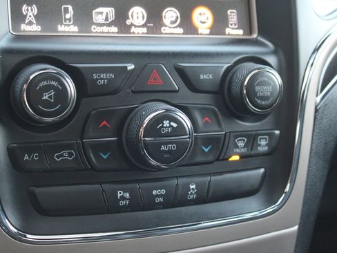 Used 2015 Jeep Grand Cherokee Limited w/ Luxury Group II image 30