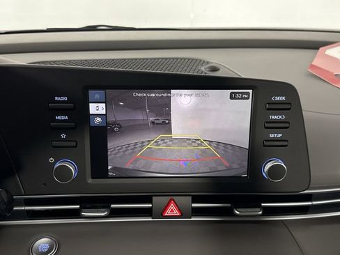 Used 2025 Hyundai Elantra Sport FWD image 12