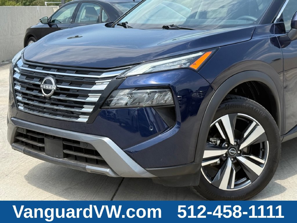Used 2026 Nissan Rogue SL FWD image 2