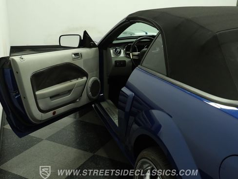 Used 2009 Ford Mustang GT RWD image 33