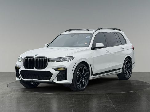 Used 2021 BMW X7 xDrive40i w/ M Sport Package AWD/4WD image 3