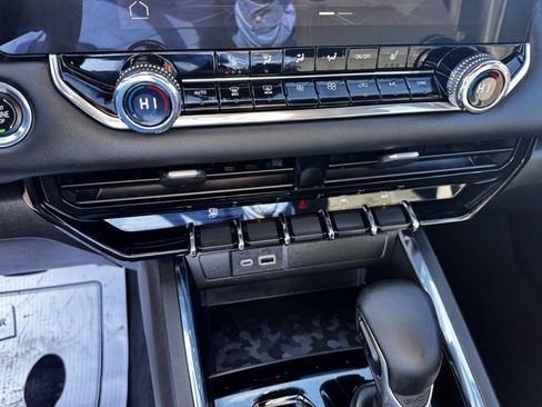 Used 2023 GMC Canyon Elevation w/ Convenience Package image 18