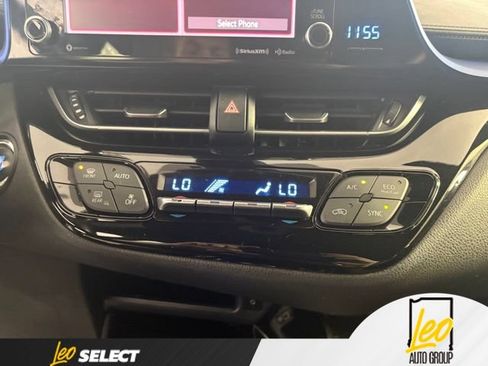 Used 2019 Toyota C-HR XLE FWD image 18
