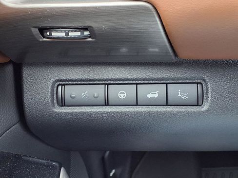 Used 2023 Nissan Pathfinder Platinum w/ Lighting Package (N93) AWD/4WD image 13
