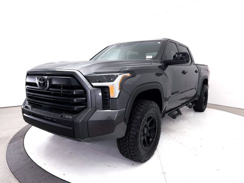Used 2025 Toyota Tundra SR5 AWD/4WD image 13