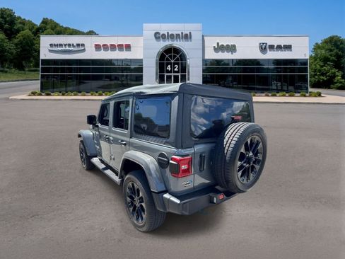 Used 2023 Jeep Wrangler Unlimited Sahara w/ Cold Weather Group AWD/4WD image 4