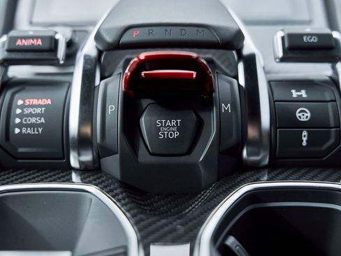 Used 2024 Lamborghini Urus Performante image 80