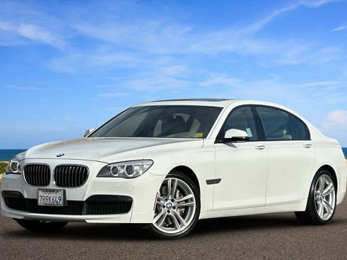 Used 2013 BMW 750Li image 1