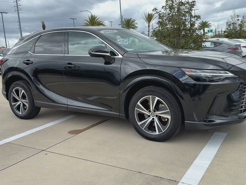 Used 2025 Lexus RX 350 FWD w/ Technology Package image 2