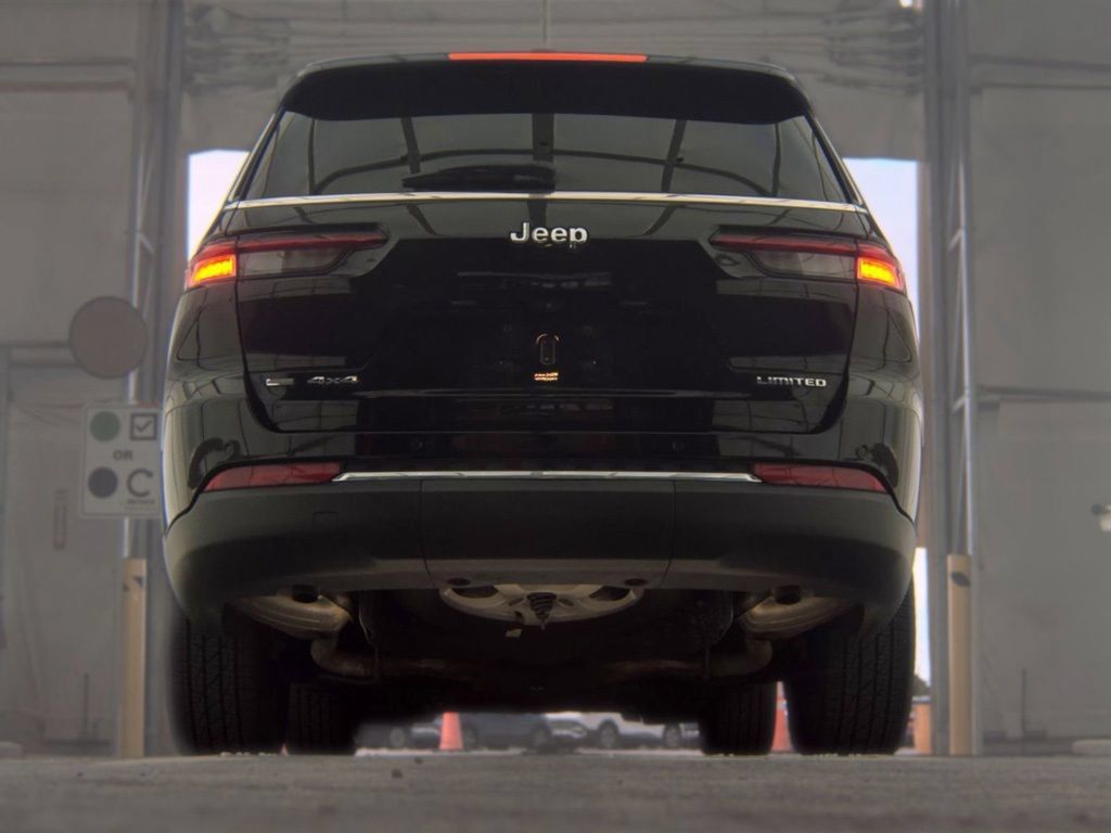 Used 2021 Jeep Grand Cherokee L Limited AWD/4WD image 6