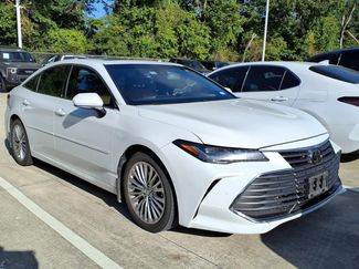 Used 2020 Toyota Avalon Limited FWD video 1