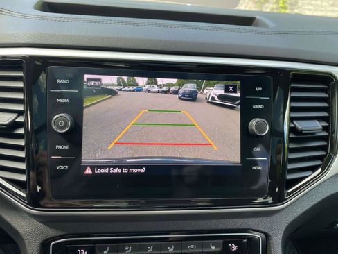 Certified 2023 Volkswagen Atlas Cross Sport SE w/ Panoramic Sunroof Package AWD/4WD image 16
