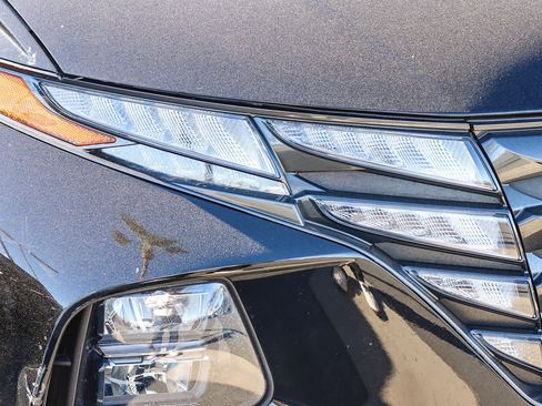 Used 2022 Hyundai Tucson SEL w/ Cargo Package image 2