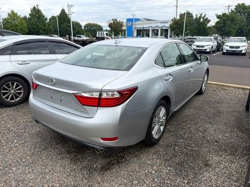 Used 2013 Lexus ES 350 w/ Luxury Pkg FWD image 4