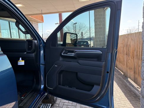 Used 2025 Chevrolet Silverado 2500 LTZ w/ LTZ Plus Package image 36