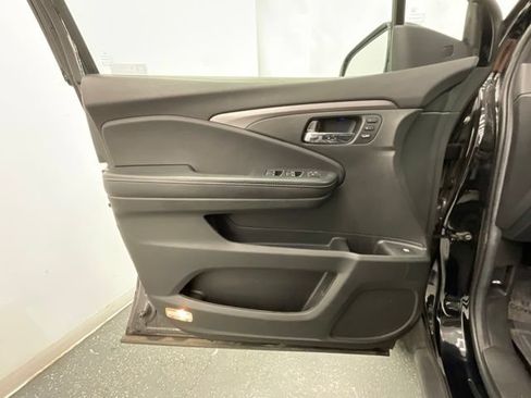 Used 2023 Honda Ridgeline RTL-E image 9