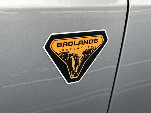 Used 2023 Ford Bronco Badlands w/ Sasquatch Package image 13