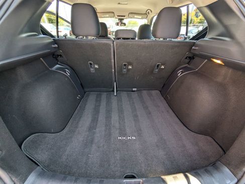 Used 2023 Nissan Kicks S image 19