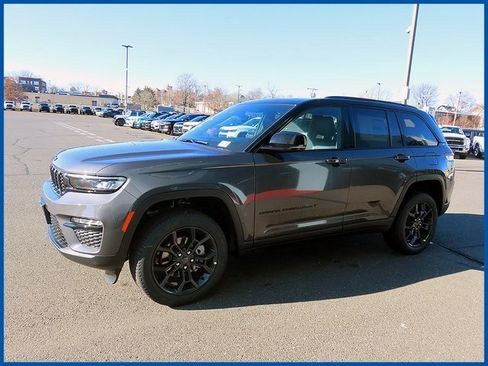 New 2025 Jeep Grand Cherokee Limited image 2