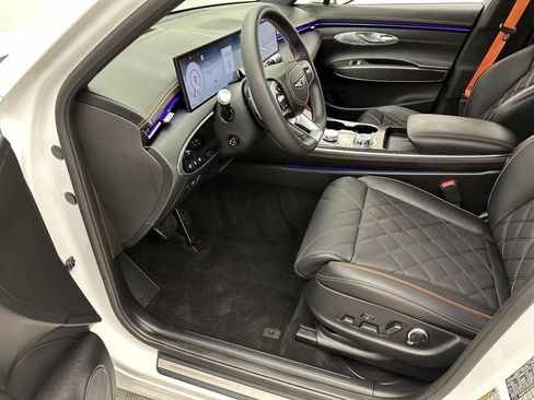 Certified 2026 Genesis GV70 3.5T Sport Prestige AWD/4WD image 11
