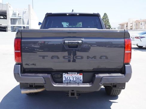 Certified 2025 Toyota Tacoma SR5 AWD/4WD image 6