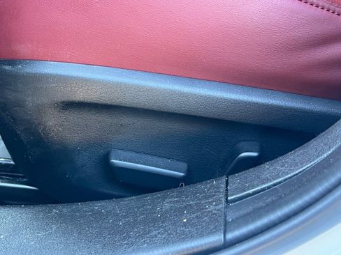 Used 2024 MAZDA MAZDA3 Hatchback w/Premium Plus Pkg image 27