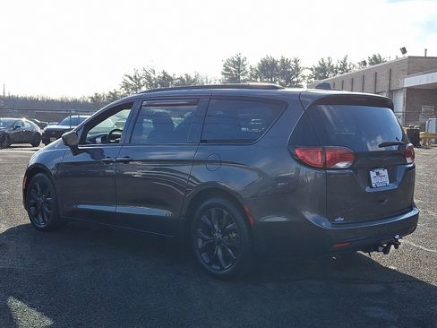 Used 2020 Chrysler Pacifica Touring-L w/ Advanced Safetytec Group image 5