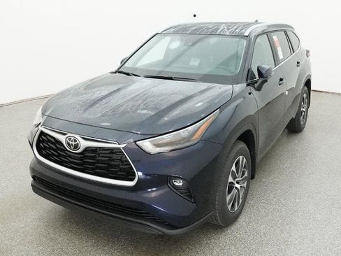 New 2026 Toyota Highlander XLE AWD/4WD image 16