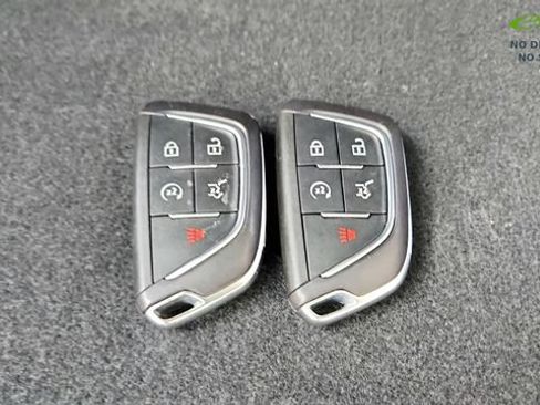 Used 2024 Cadillac Lyriq Tech RWD image 78
