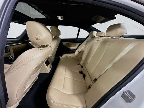 Used 2018 BMW 328d xDrive Sedan image 17