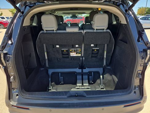 Certified 2026 Toyota Sienna XLE FWD image 15