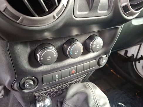 Used 2016 Jeep Wrangler Sport image 15