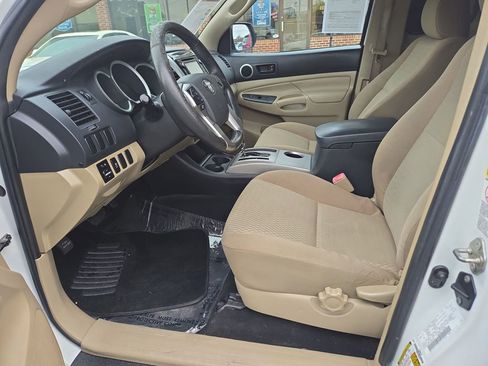 Used 2015 Toyota Tacoma 2WD Access Cab image 9