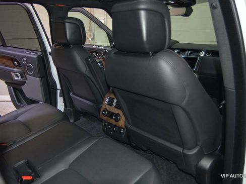 Used 2018 Land Rover Range Rover HSE image 13