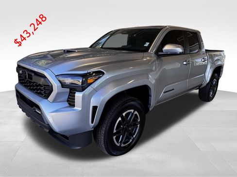 Certified 2026 Toyota Tacoma TRD Sport AWD/4WD image 4