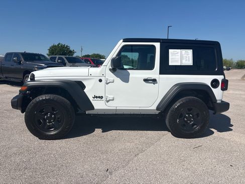 Used 2025 Jeep Wrangler Sport AWD/4WD image 2