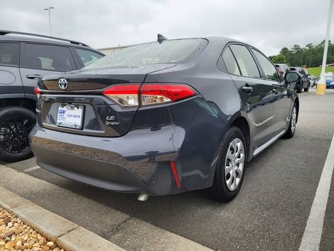 Used 2025 Toyota Corolla LE FWD image 4