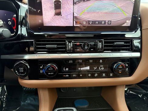New 2026 Nissan Pathfinder Platinum AWD/4WD image 30