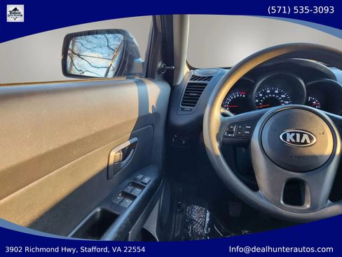 Used 2013 Kia Soul FWD image 28