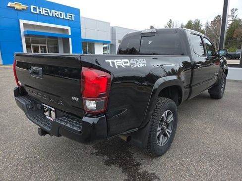 Used 2018 Toyota Tacoma TRD Sport image 30