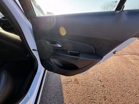 Used 2014 Chevrolet Cruze LT image 24