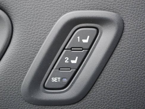 Used 2025 Honda Pilot TrailSport image 38