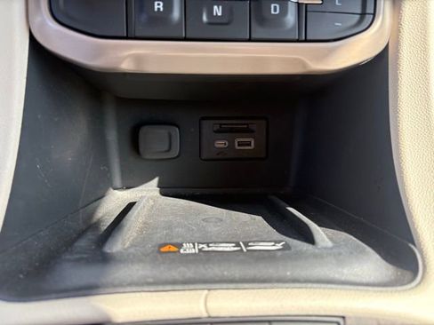 Used 2023 GMC Acadia Denali AWD/4WD image 20