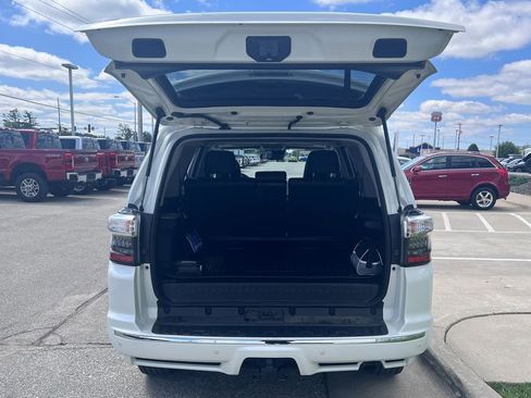 Used 2022 Toyota 4Runner Limited AWD/4WD image 15
