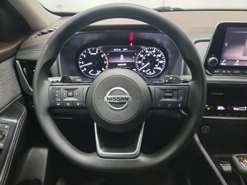 Used 2021 Nissan Rogue SV image 26